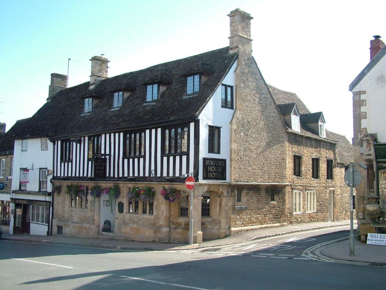 Bed and Breakfast Burford House Bh Экстерьер фото