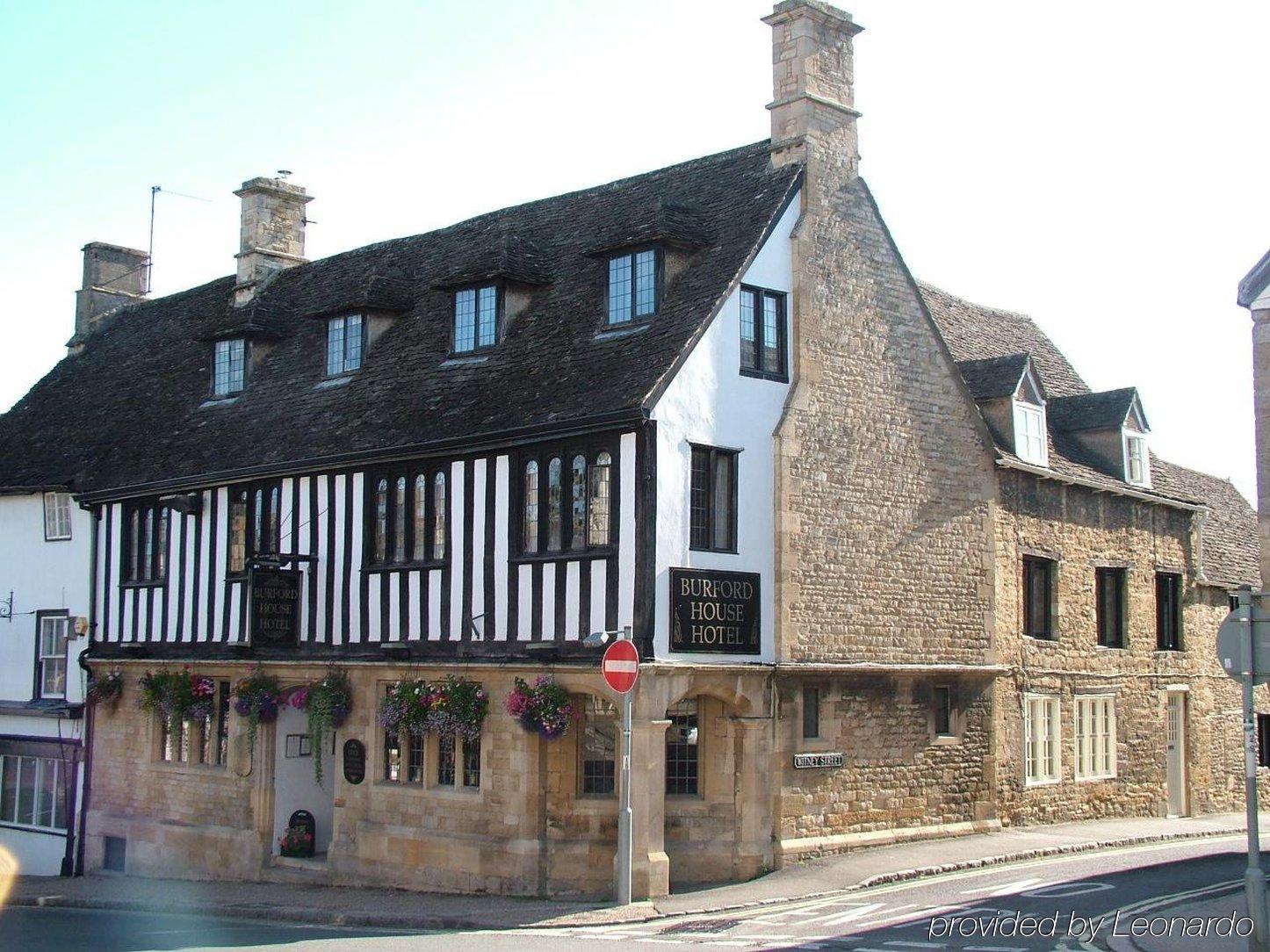 Bed and Breakfast Burford House Bh Экстерьер фото